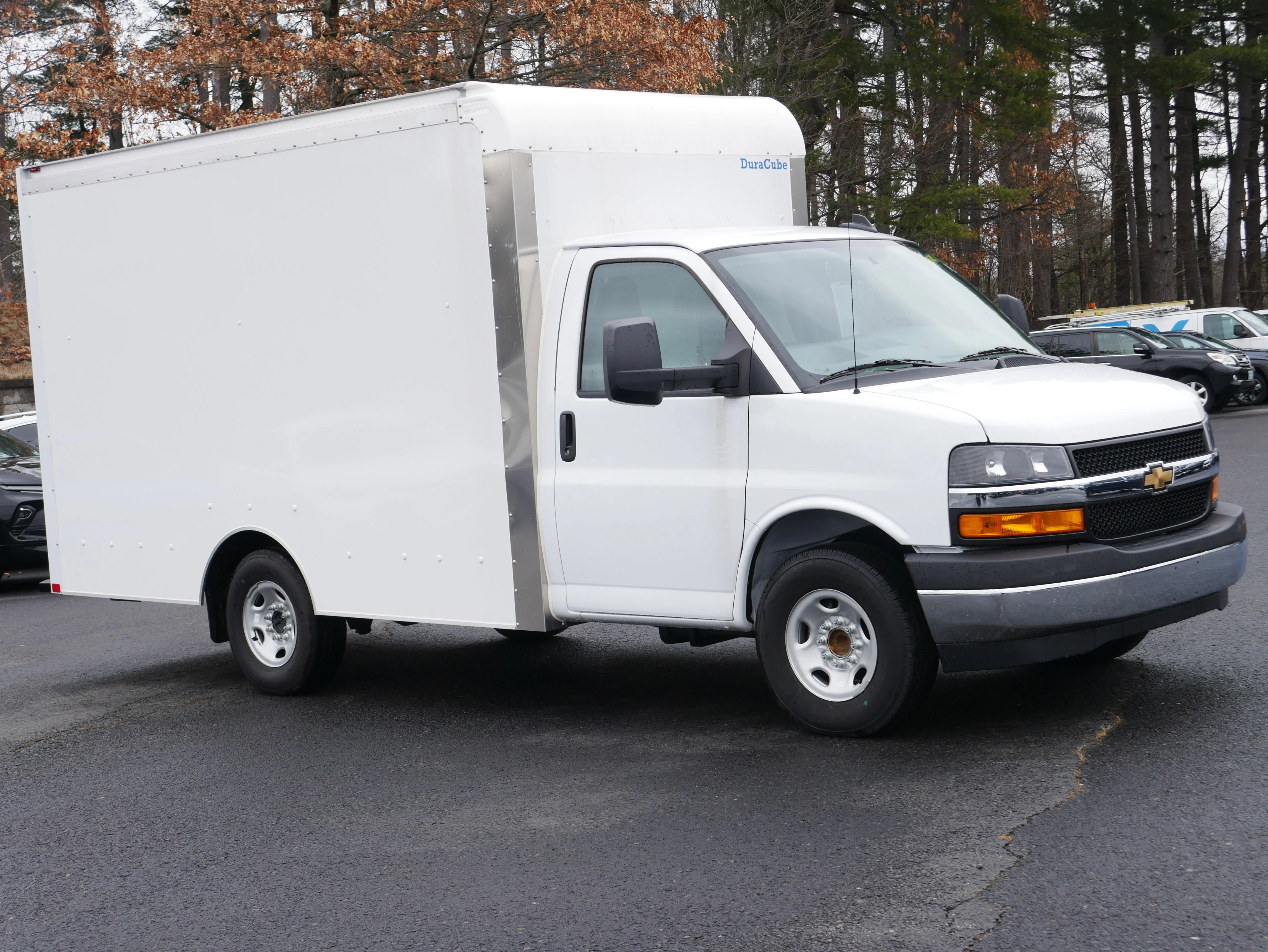 New 2025 Summit White Chevrolet 1WT image 10