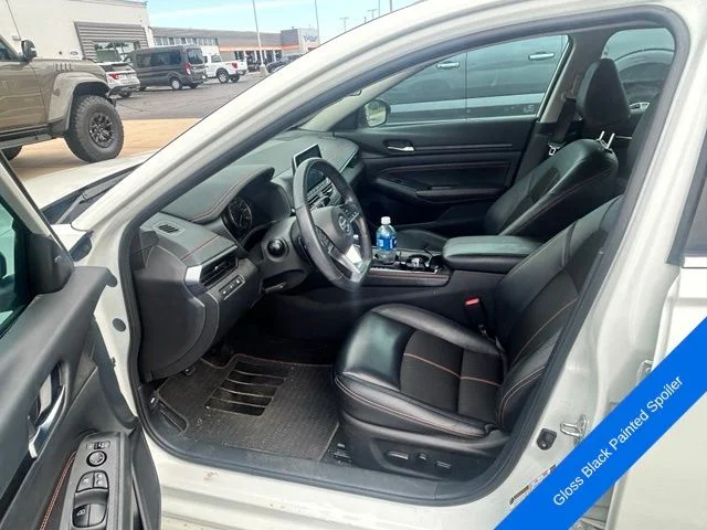 Used 2022 White Nissan 2.5 SR image 11