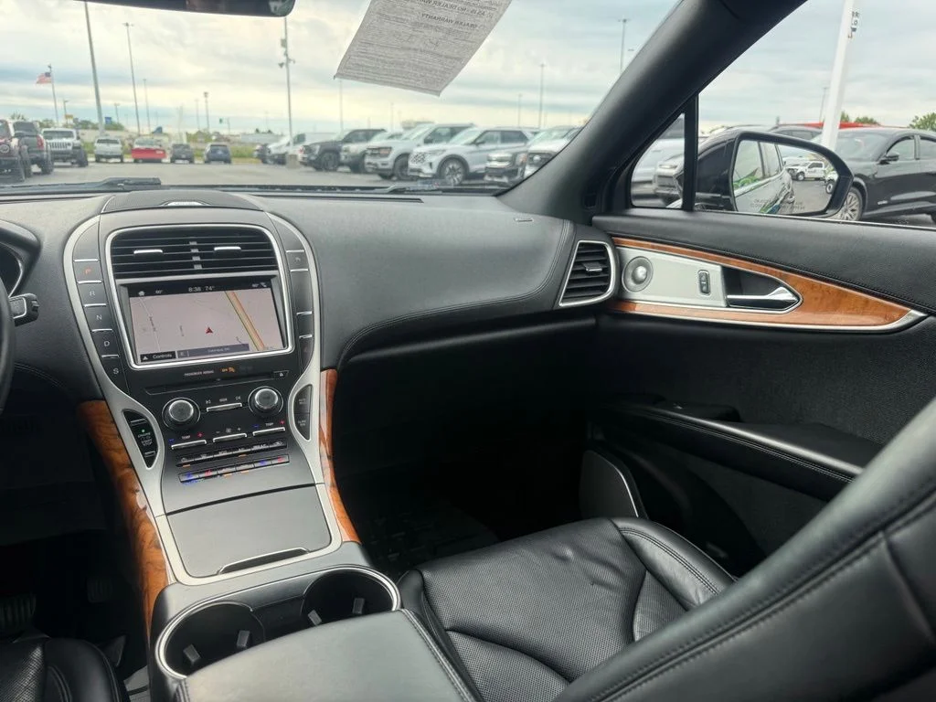Used 2019 Black Lincoln Reserve image 48