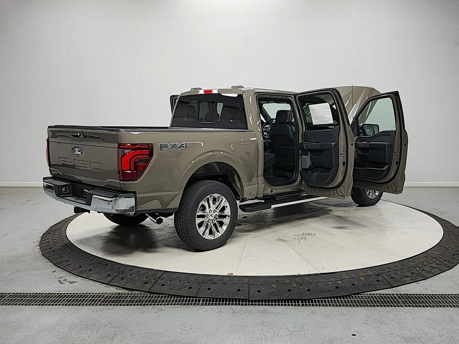 New 2026 Gray Ford Lariat image 15
