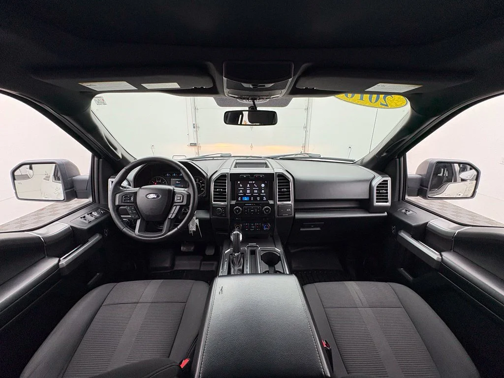 Used 2016 Oxford White Ford XLT image 3