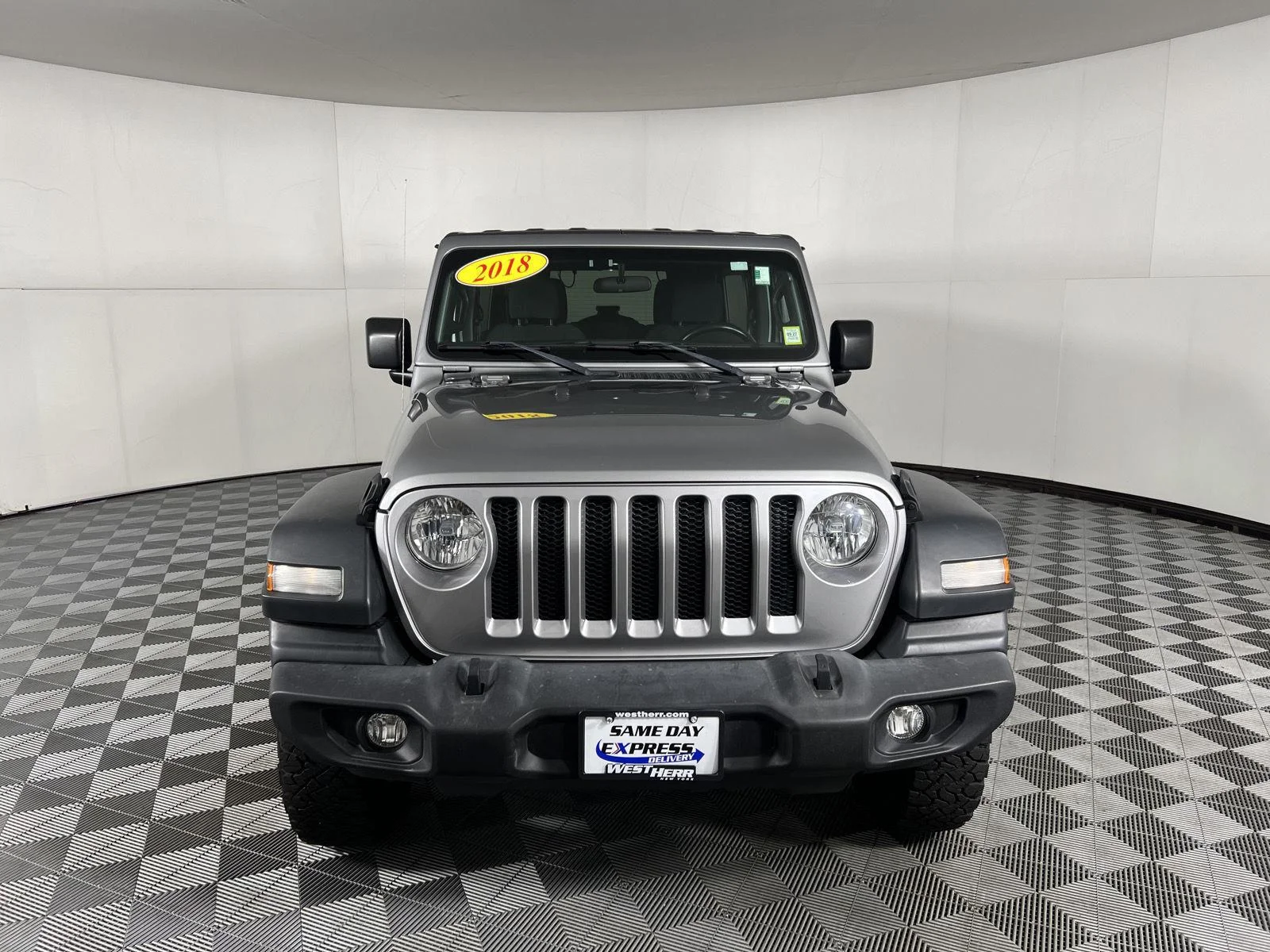 Used 2018 Billet Silver Metallic Clearcoat Jeep Sport S image 5