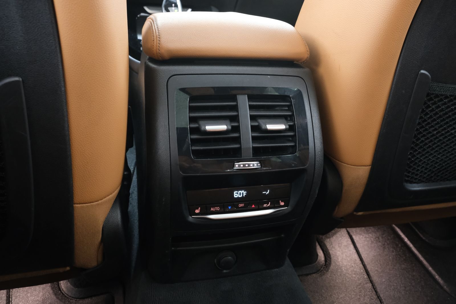 Used 2019 Alpine White BMW M40i image 37