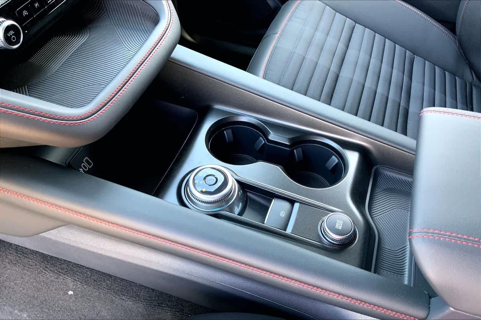 New 2026 Agate Black Metallic Ford ST-Line image 7