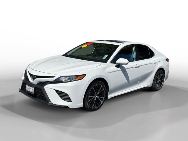 Used 2020 Super White Toyota SE image 1