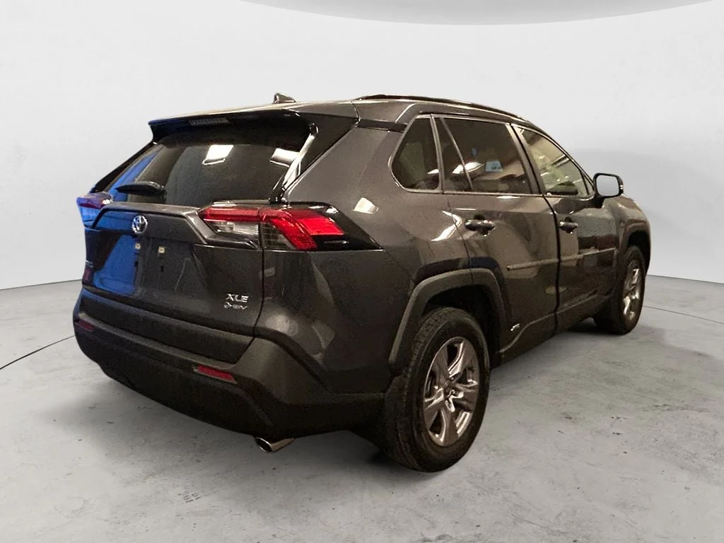 Used 2025 Magnetic Gray Toyota XLE image 5
