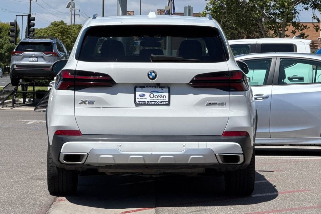 Used 2024 White BMW xDrive40i image 8