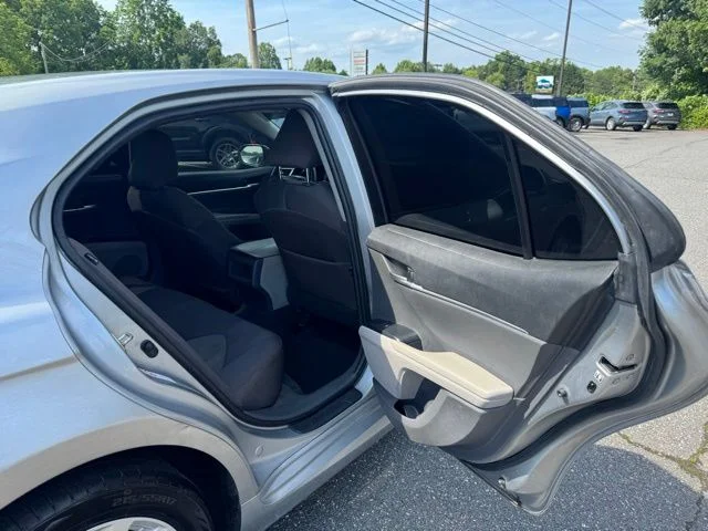 Used 2018 Silver Toyota LE image 15