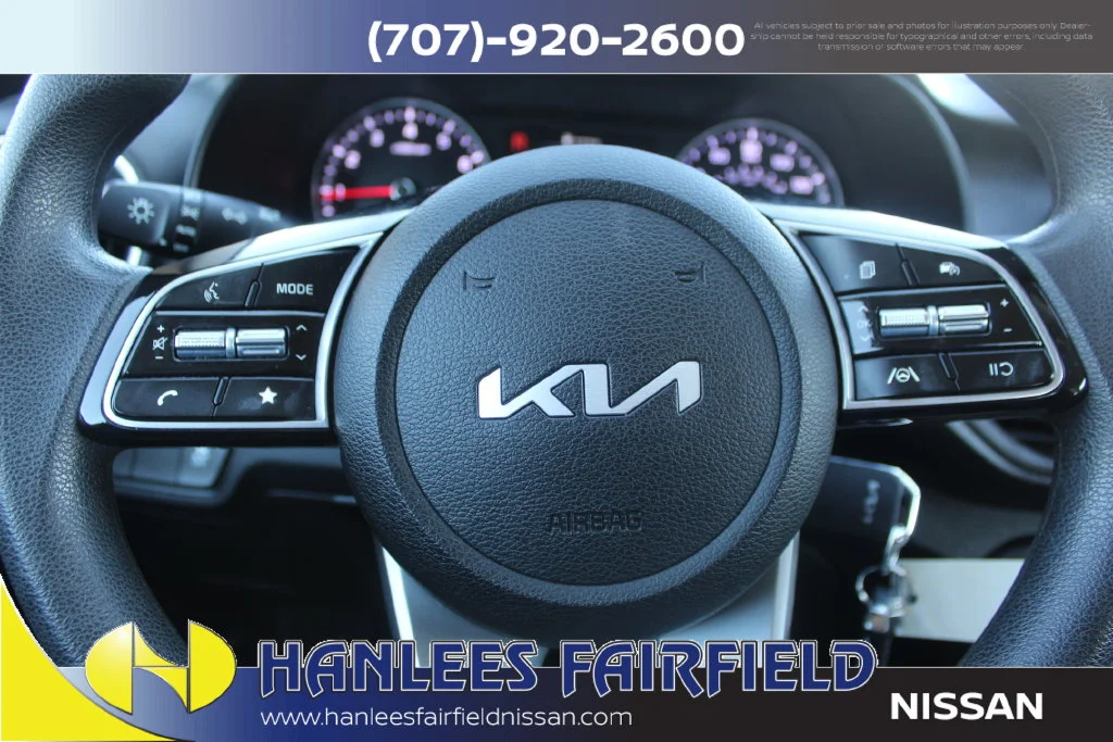 2023 Kia Forte LXS - Photo 25