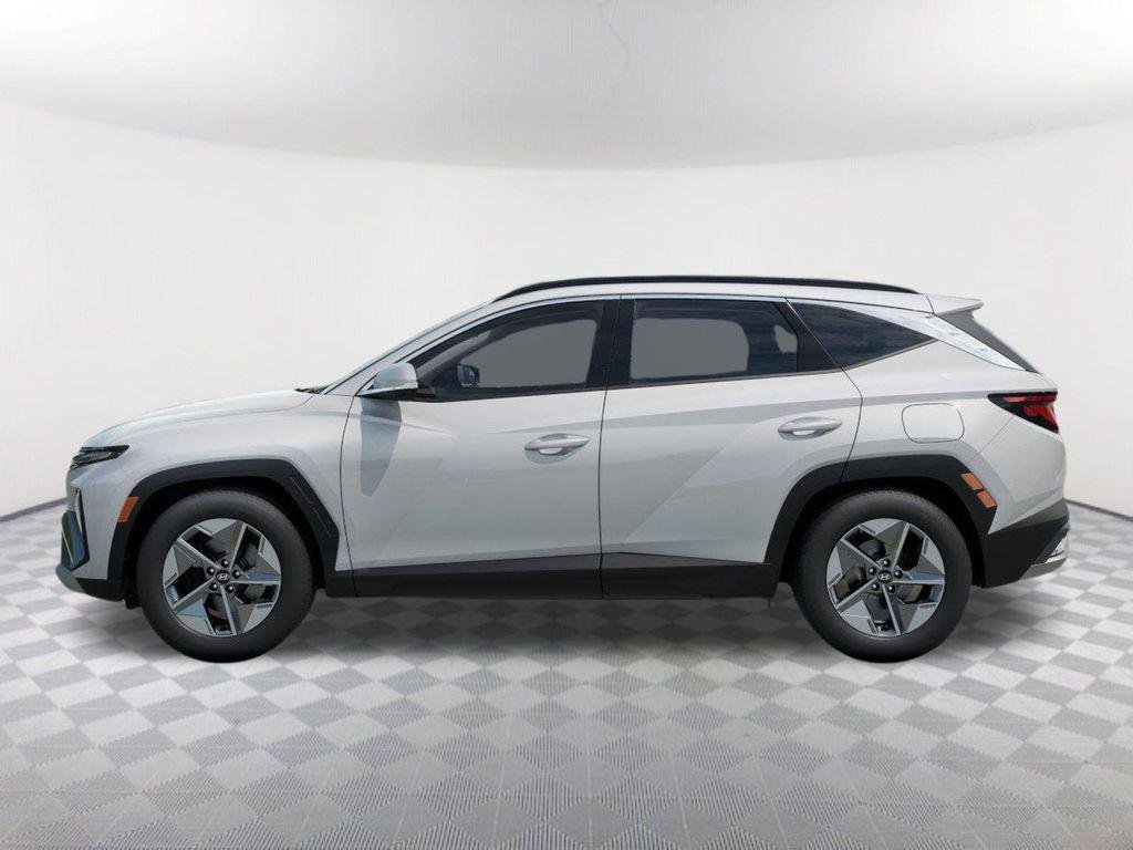 New 2026 White Hyundai SEL FWD image 3