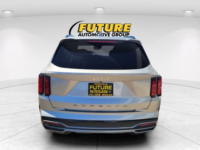 Used 2022 Silver Kia SX image 4