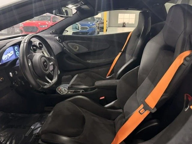Used 2020 White McLaren Base image 8