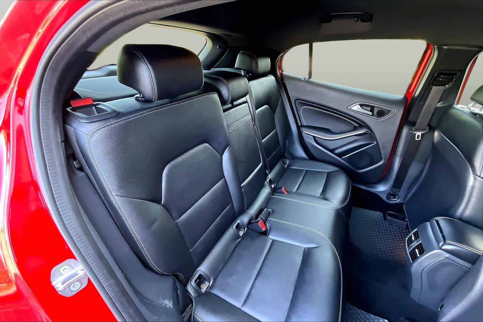 Used 2018 Jupiter Red Mercedes-Benz GLA 250 image 20