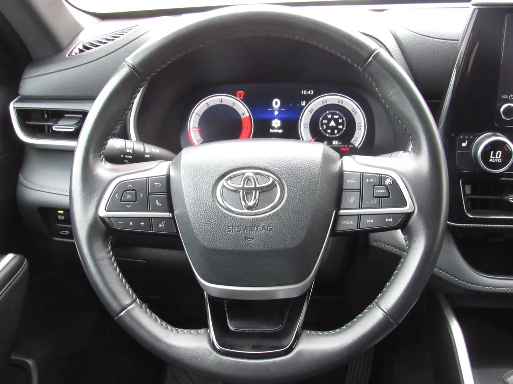 2025 Toyota Highlander XSE - Photo 24