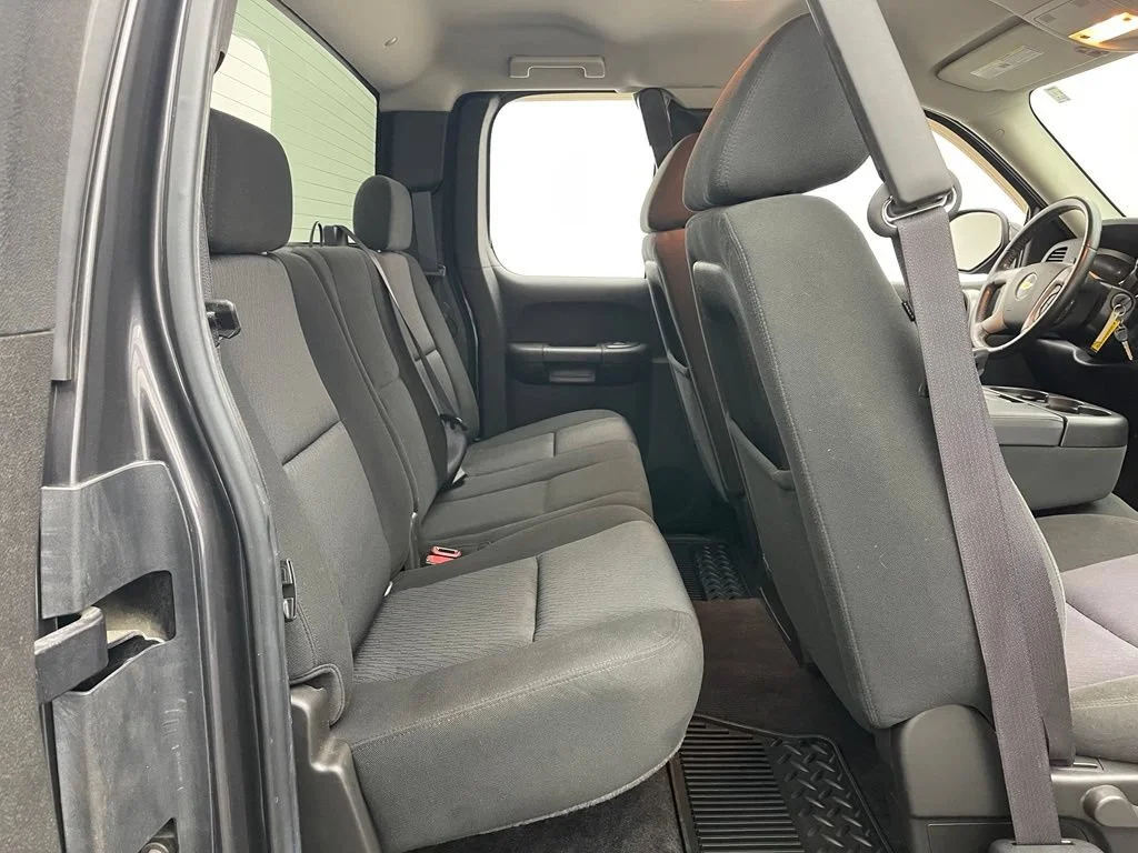 Used 2010 TAUPE GRAY METALLIC Chevrolet LT image 28