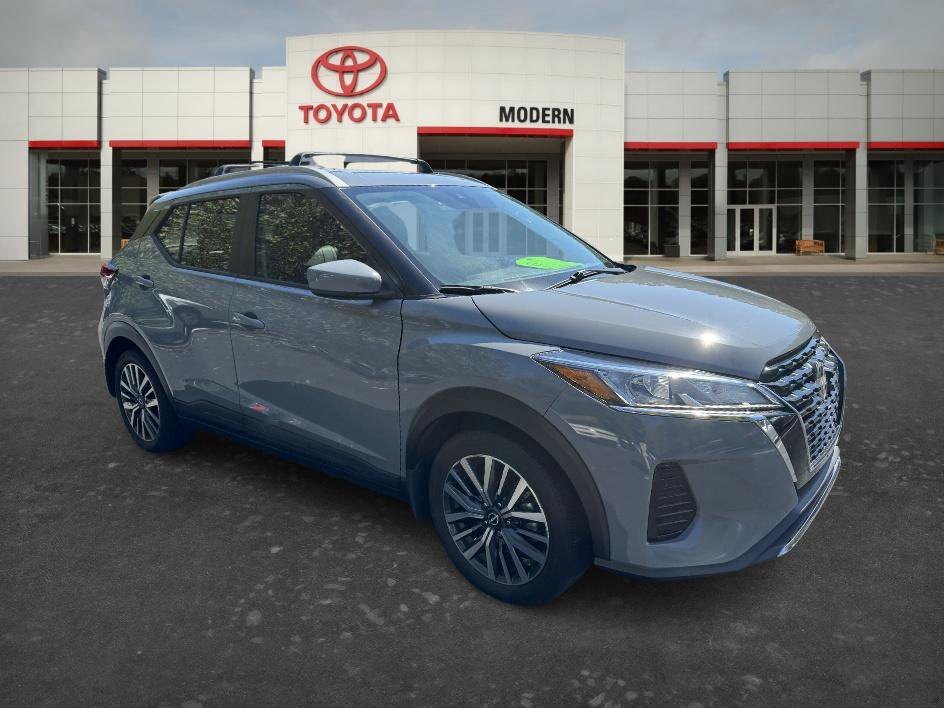 Used 2022 Boulder Gray Pearl Nissan SV image 4