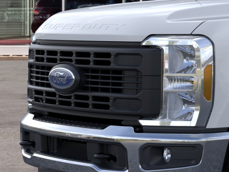 New 2026 Oxford White Ford F-350® XL image 17