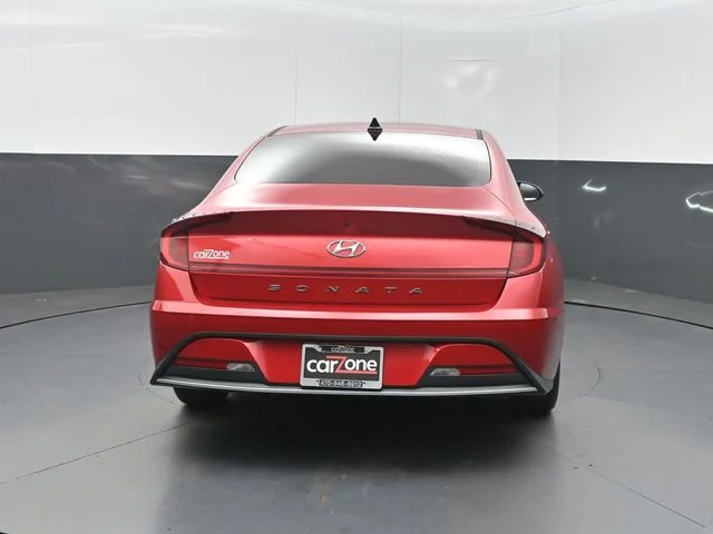 Used 2021 Red Hyundai SE image 24