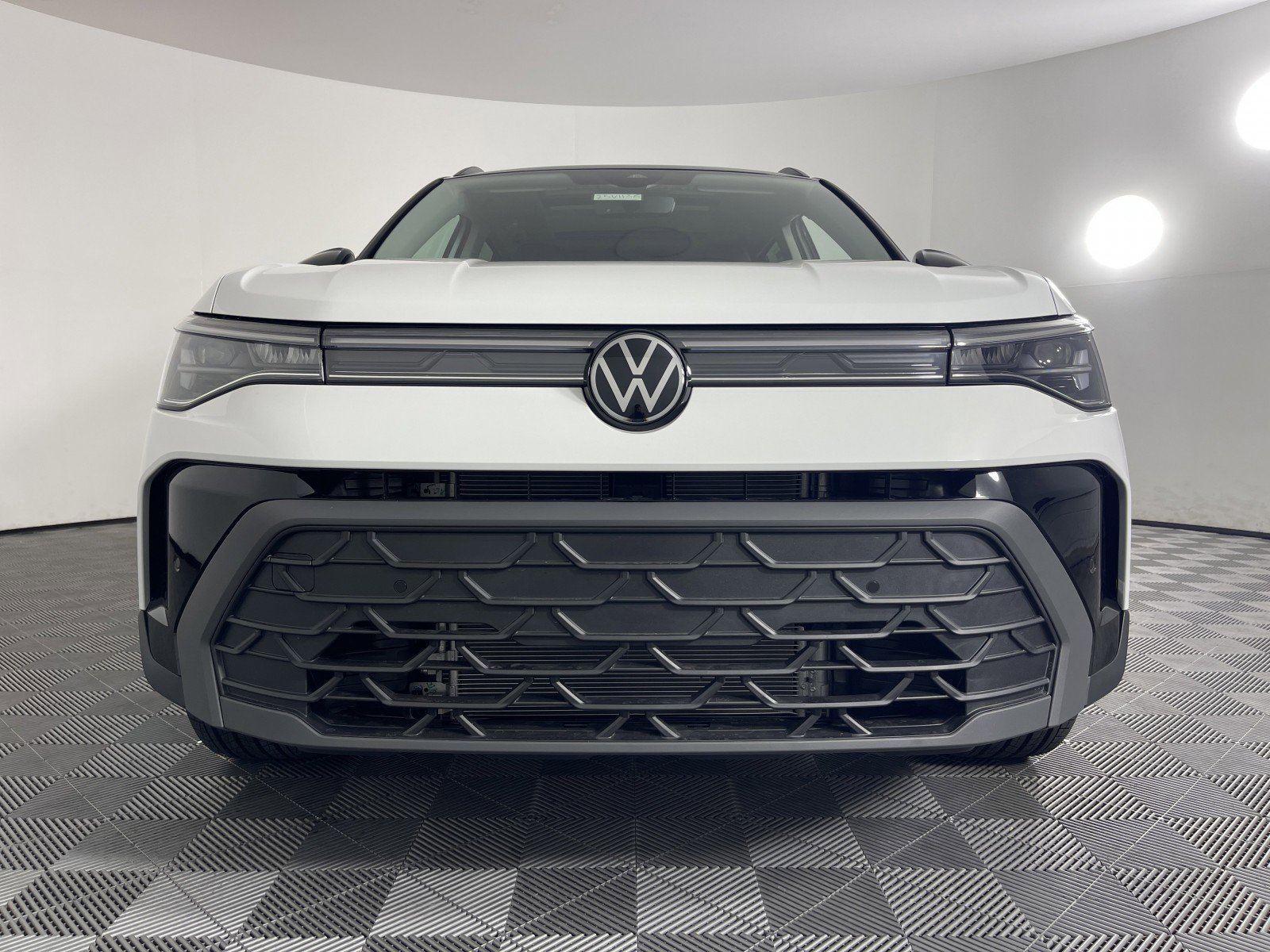 2025 Volkswagen Taos SE Black - Photo 8