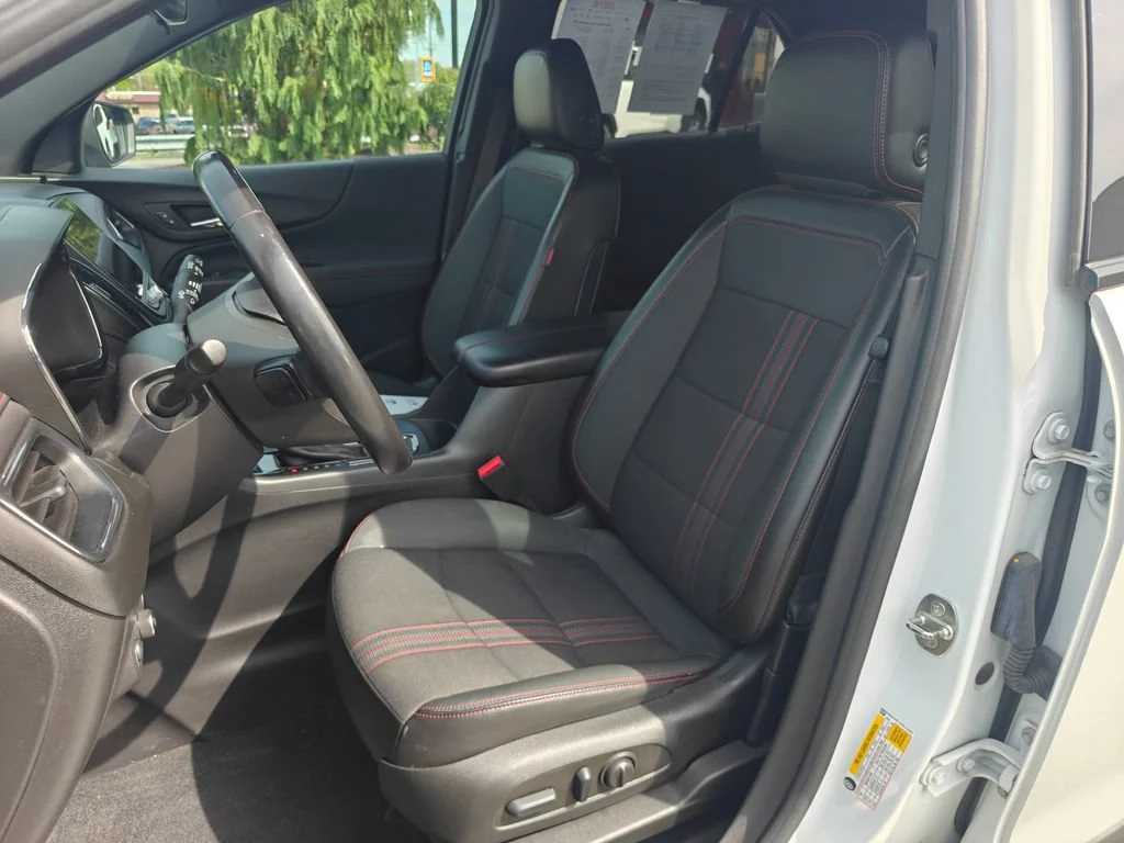 Used 2022 Summit White Chevrolet RS image 12