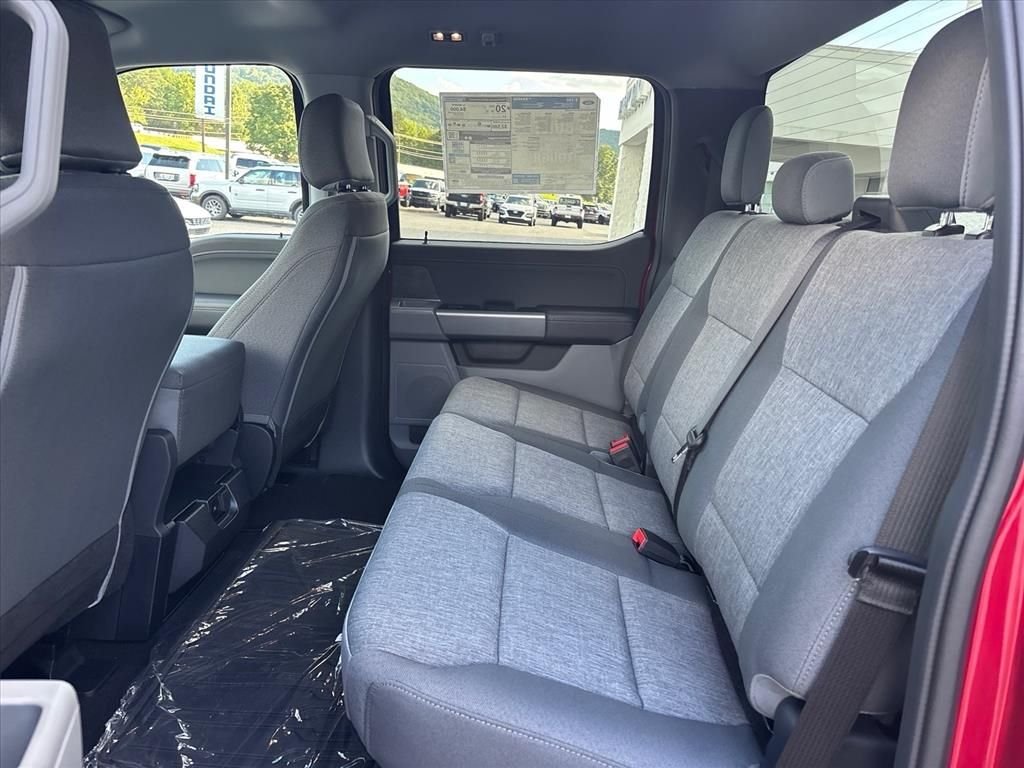 New 2026 Ruby Red Metallic Tinted Clearcoat Ford XLT image 9