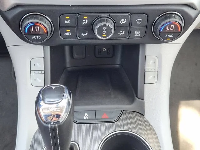 Used 2019 RED QUARTZ TINTCOAT GMC SLT image 19