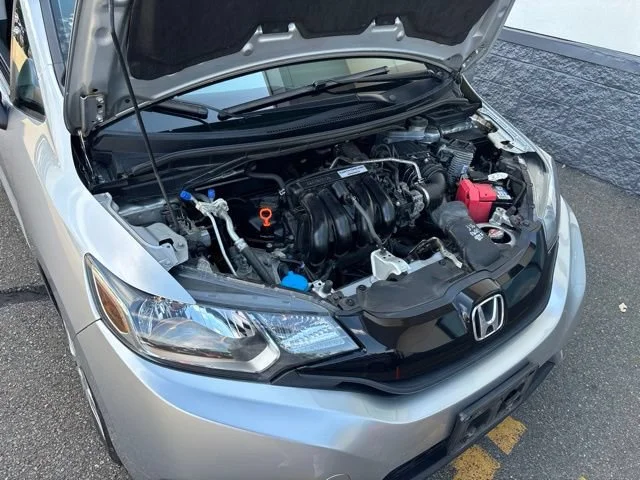 Used 2015 Alabaster Silver Metallic Honda LX image 18