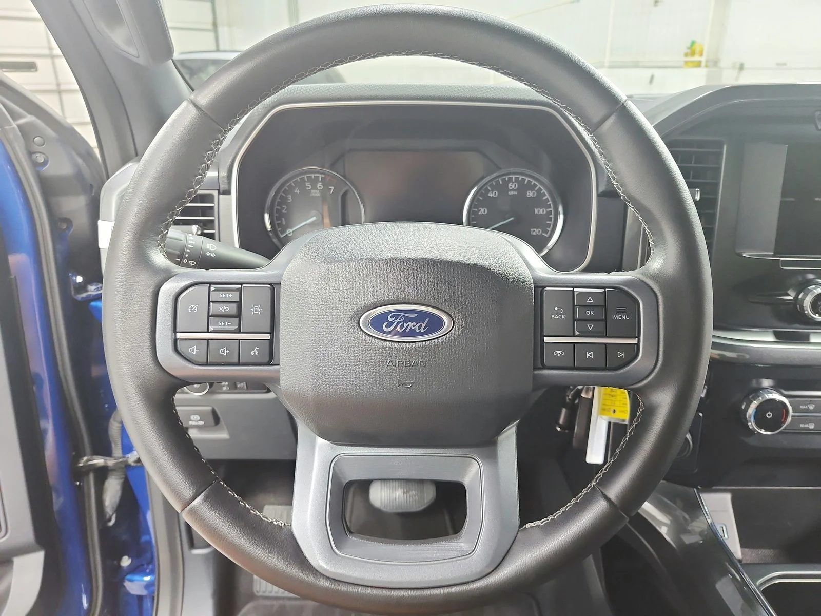 Used 2023  Ford XLT image 24