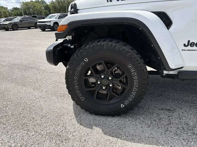 Used 2024 White Jeep Willys image 30