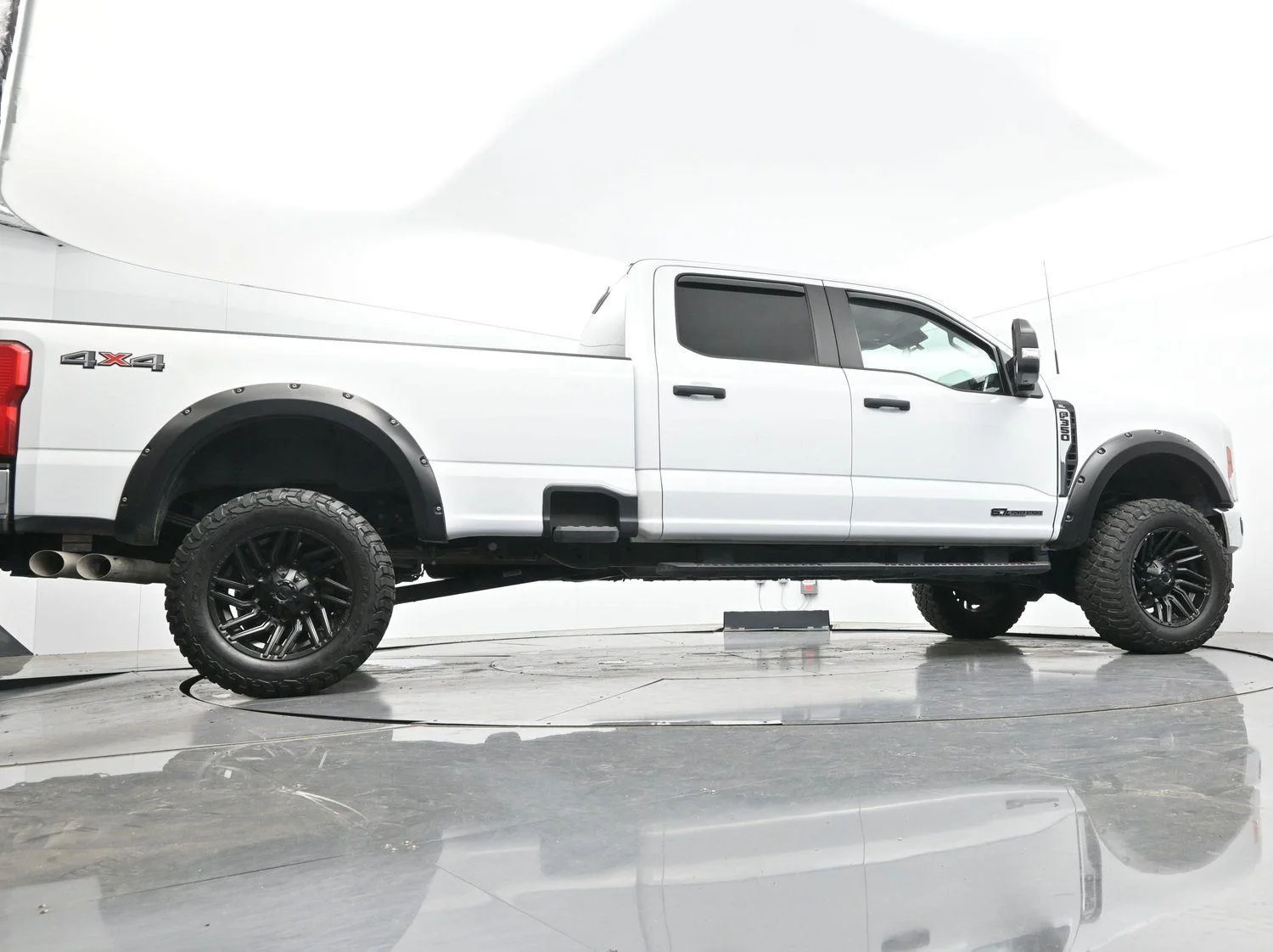 Used 2023 Oxford White Ford XL image 48