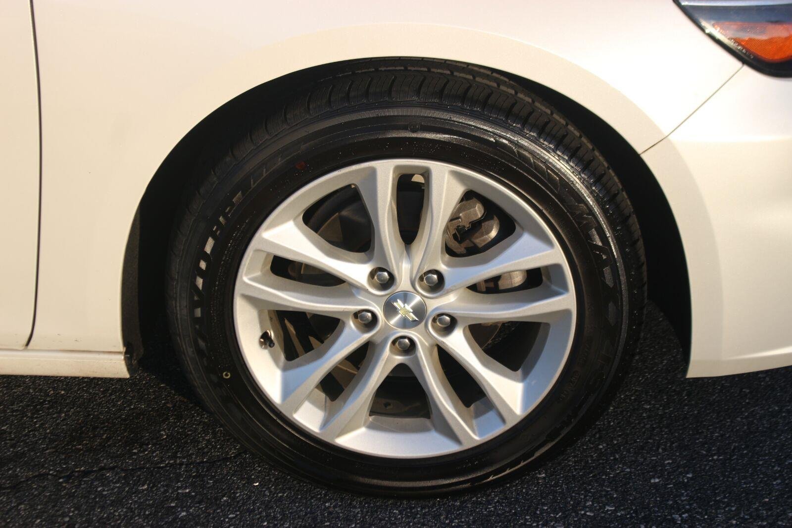 Used 2017 IRIDESCENT PEARL TRICOAT Chevrolet LT image 32