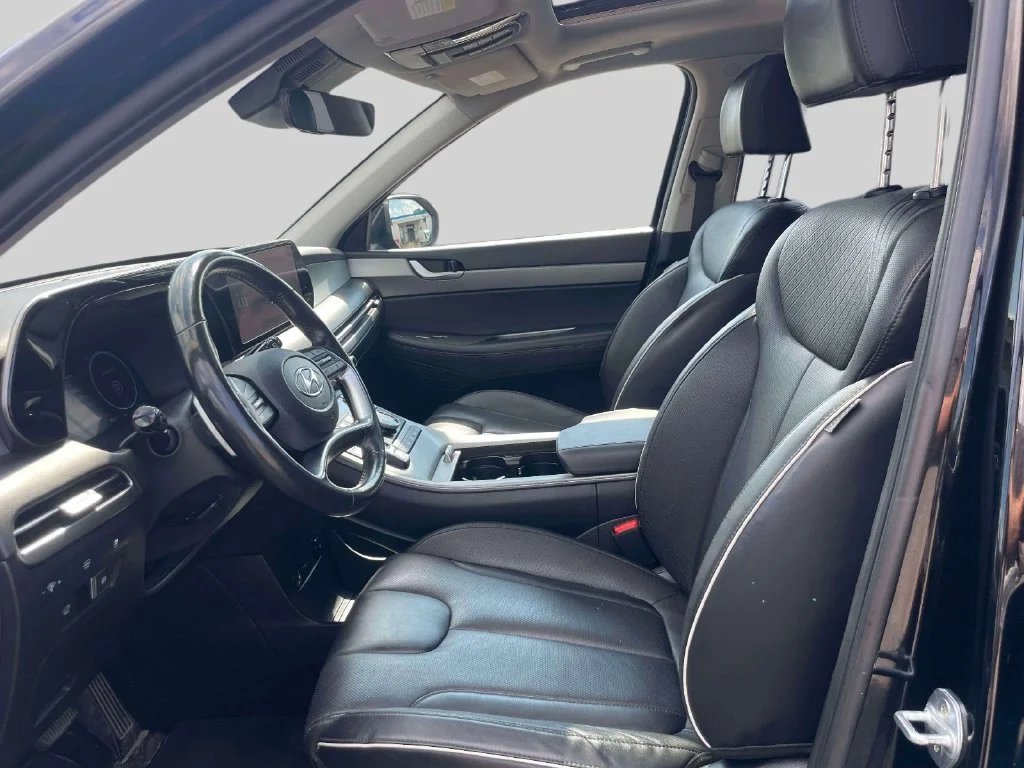 Used 2023 Black Hyundai SEL image 15