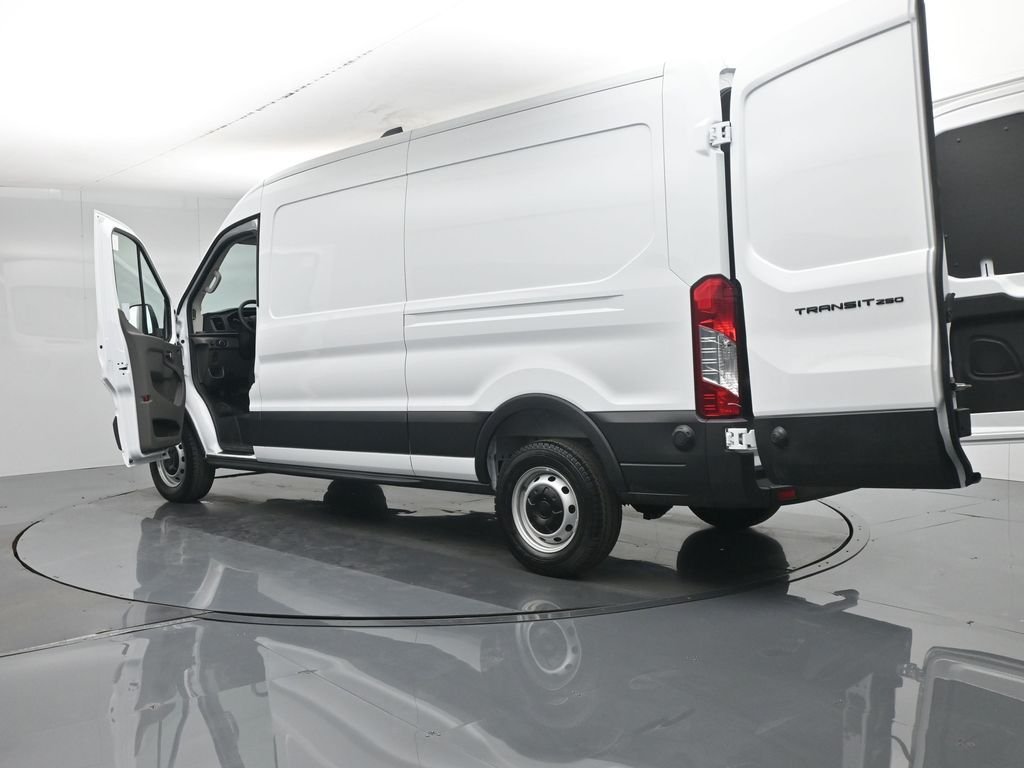 New 2026 Oxford White Ford Base image 32