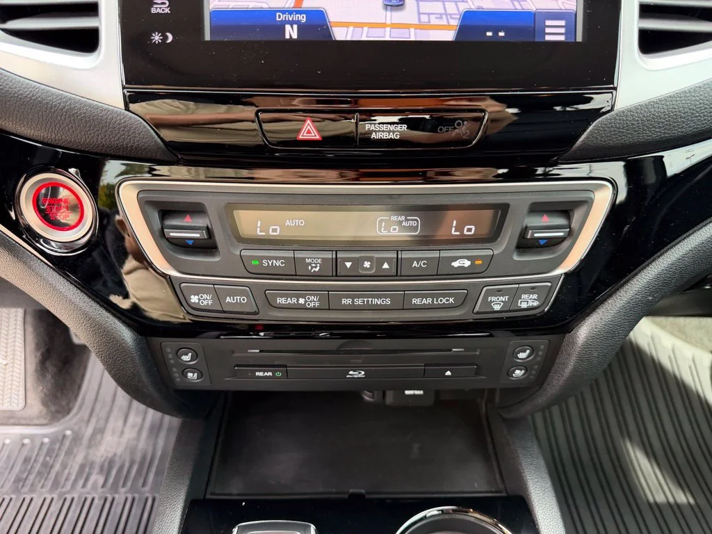 Used 2018 Crystal Black Pearl Honda Elite image 25