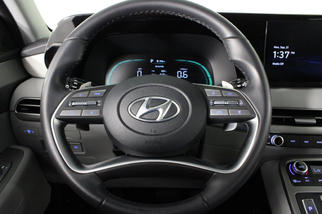 Certified Used 2025 Silver Hyundai SEL image 27