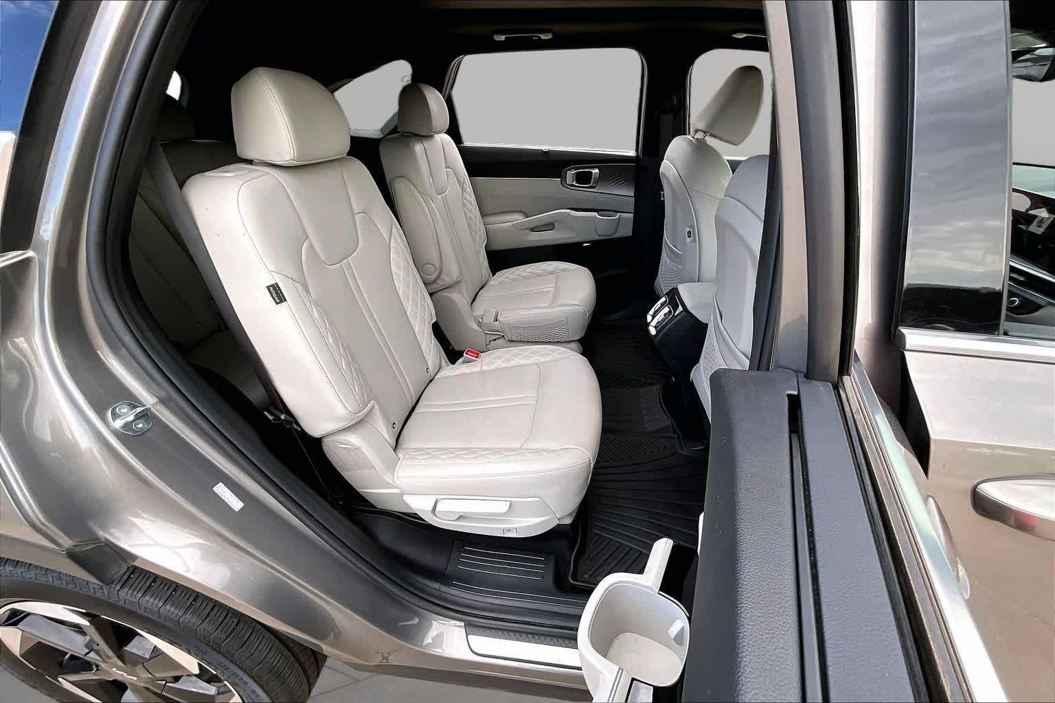 Used 2025 Volcanic Sand Kia SX Prestige image 19