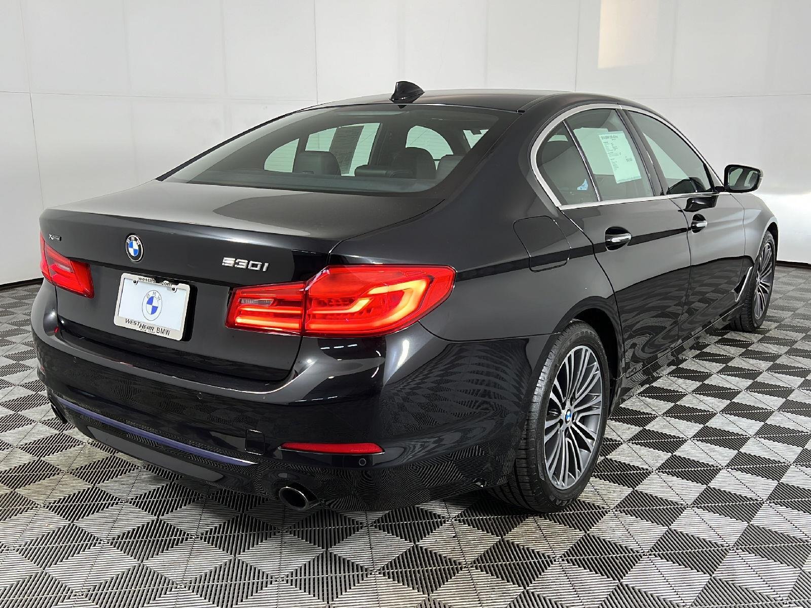 Used 2018 Black Sapphire Metallic BMW 530i xDrive image 6