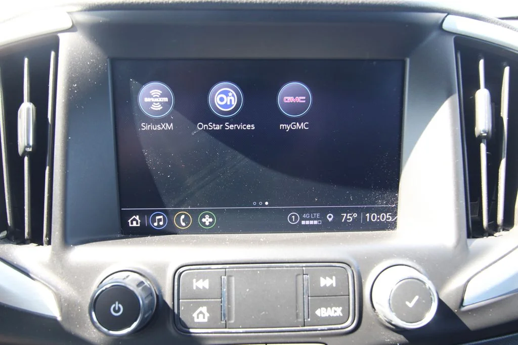 Used 2024 White GMC SLT image 28