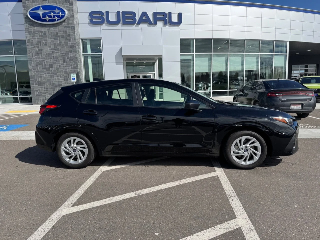 Used 2025 Crystal Black Silica Subaru Base image 8