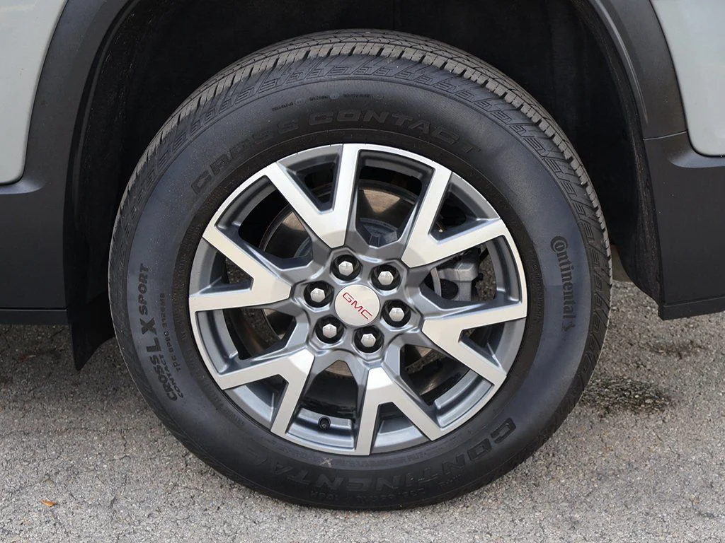 Used 2023 Silver GMC SLT image 22