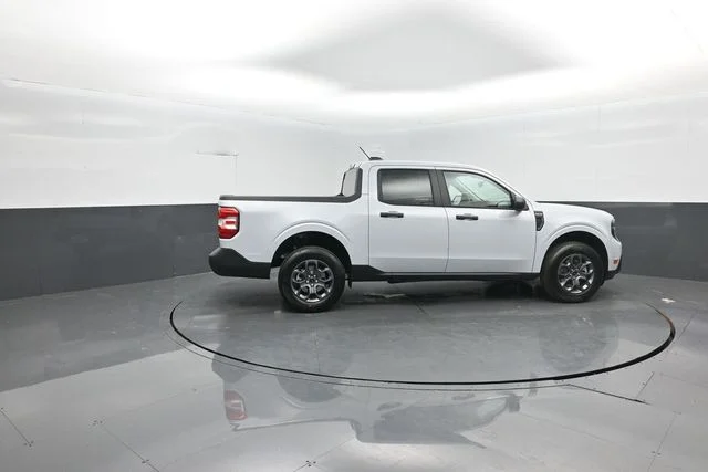 New 2026 Space White Metallic Ford XLT image 8