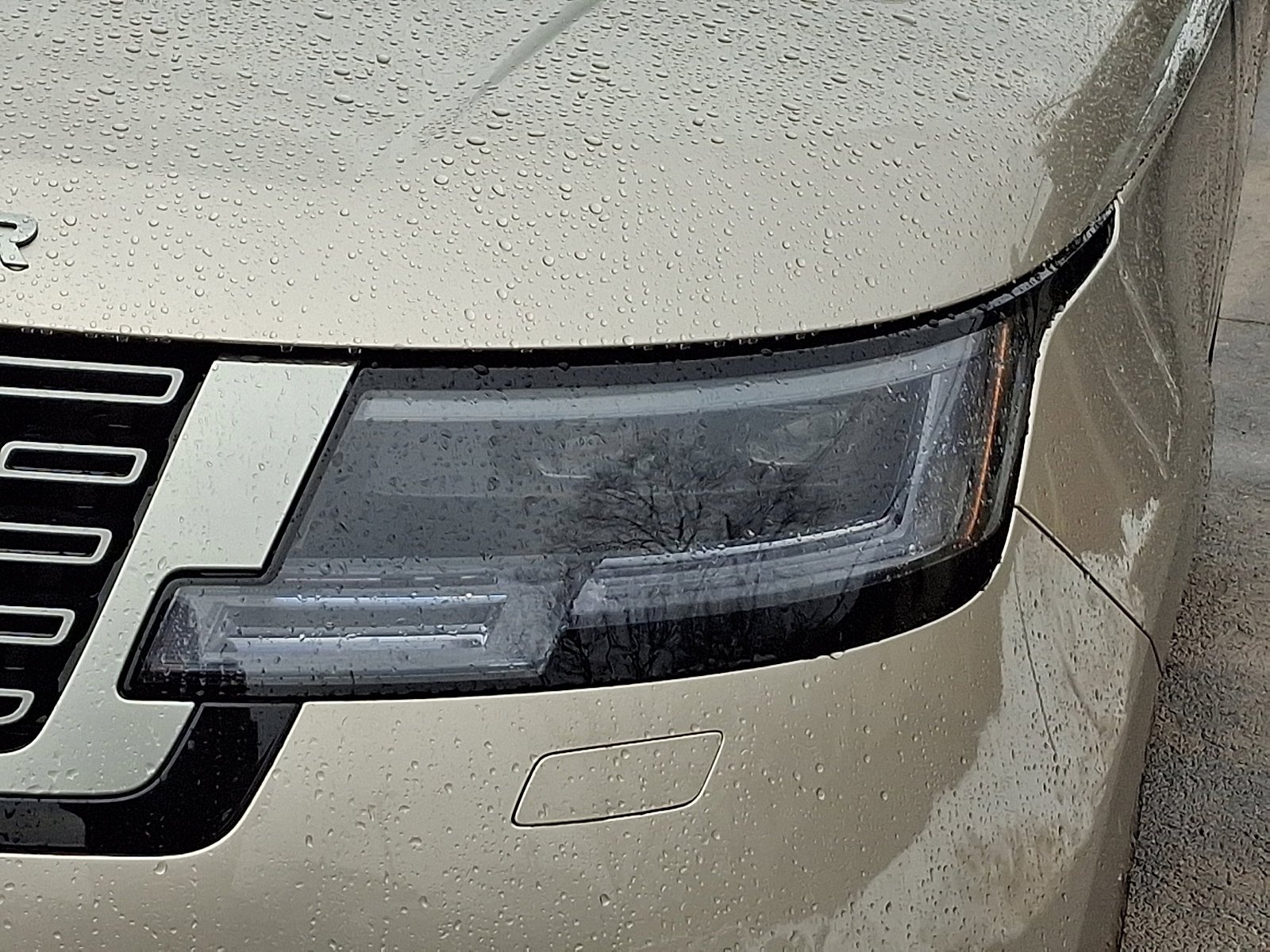 New 2026 Batumi Gold Land Rover SE image 6
