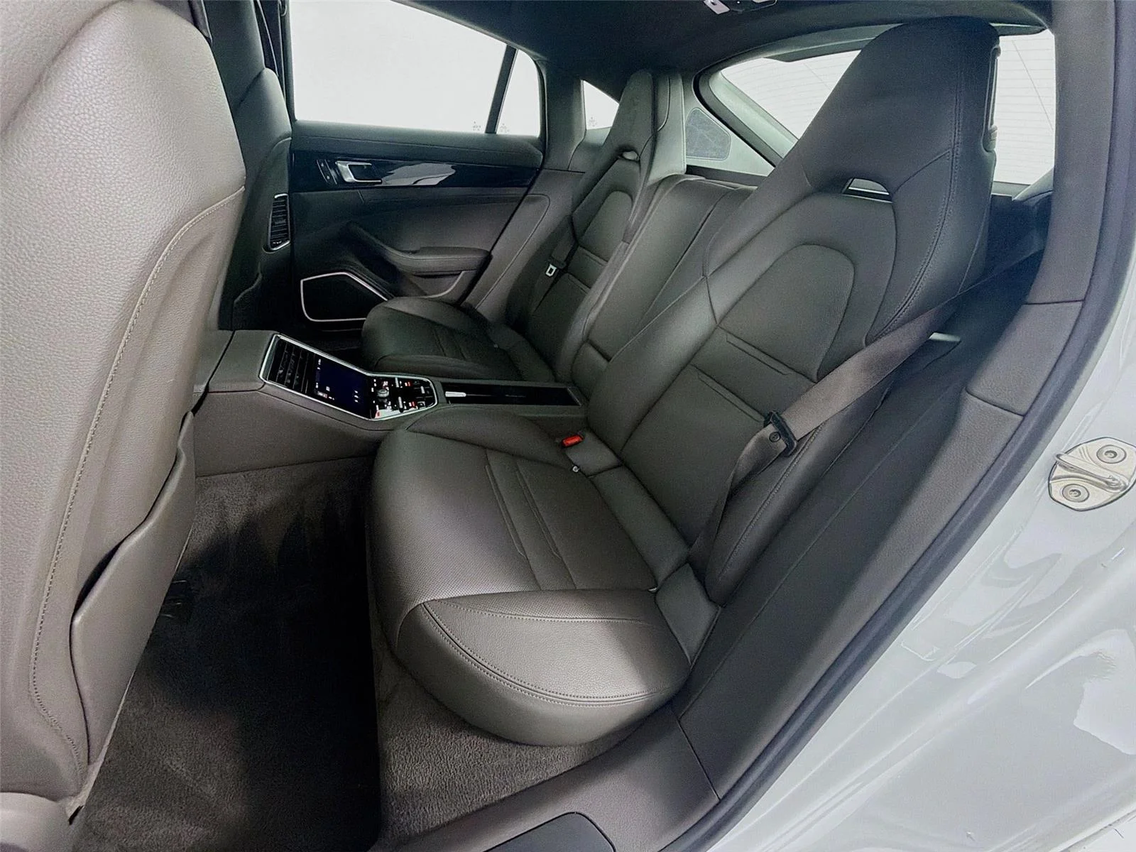 2023 Porsche Panamera Platinum Edition - Photo 21