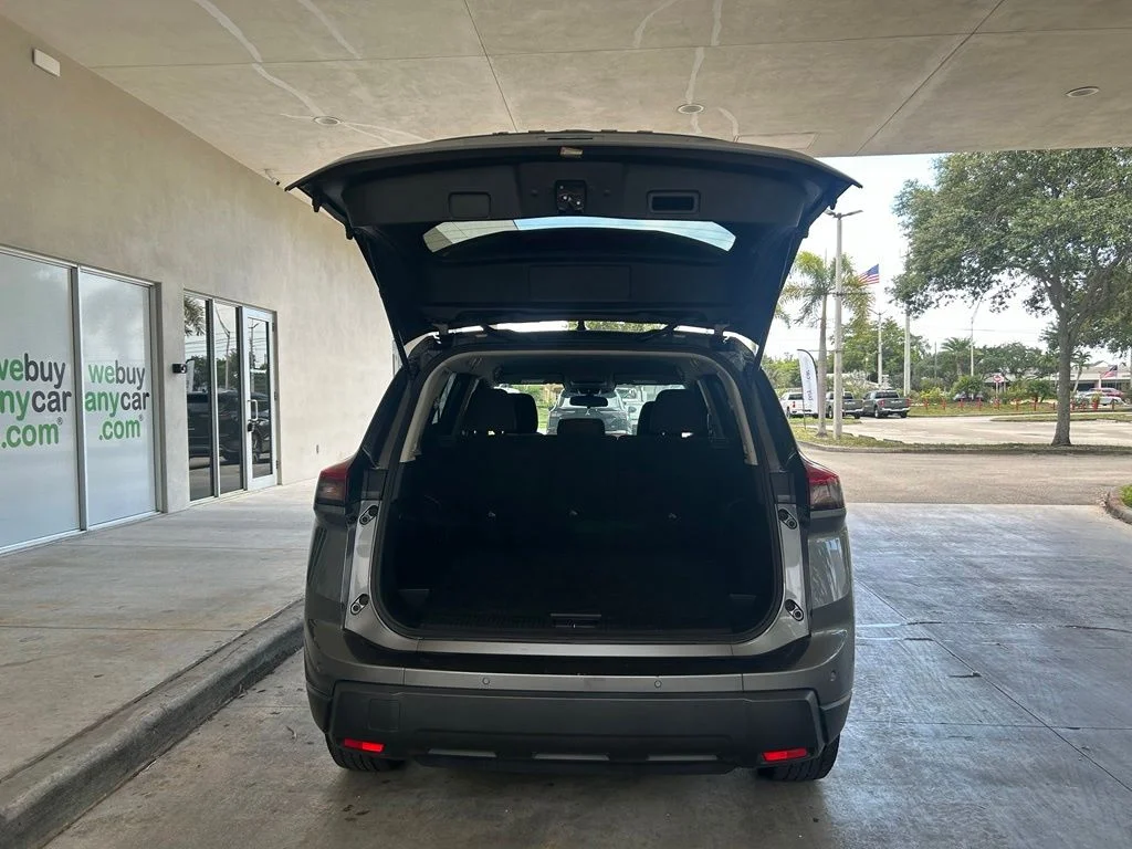 Used 2024 Gray Nissan S image 27