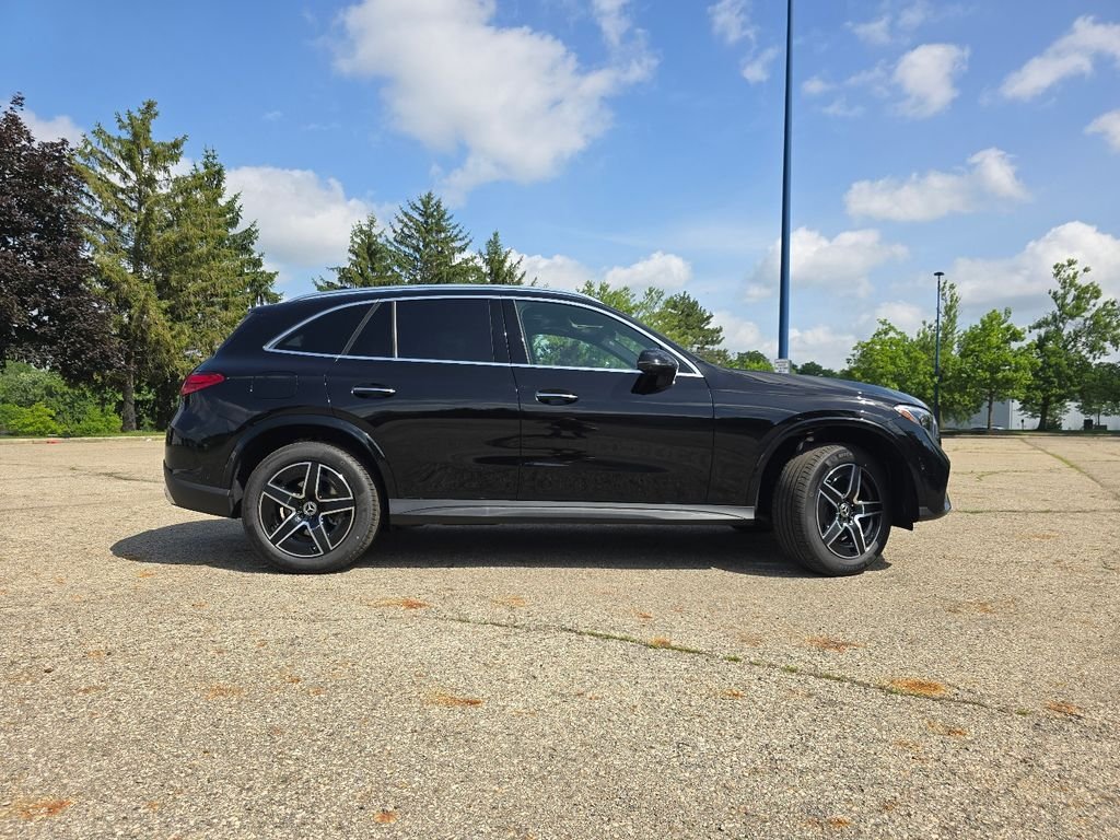 New 2026 Black Mercedes-Benz GLC 300 image 18