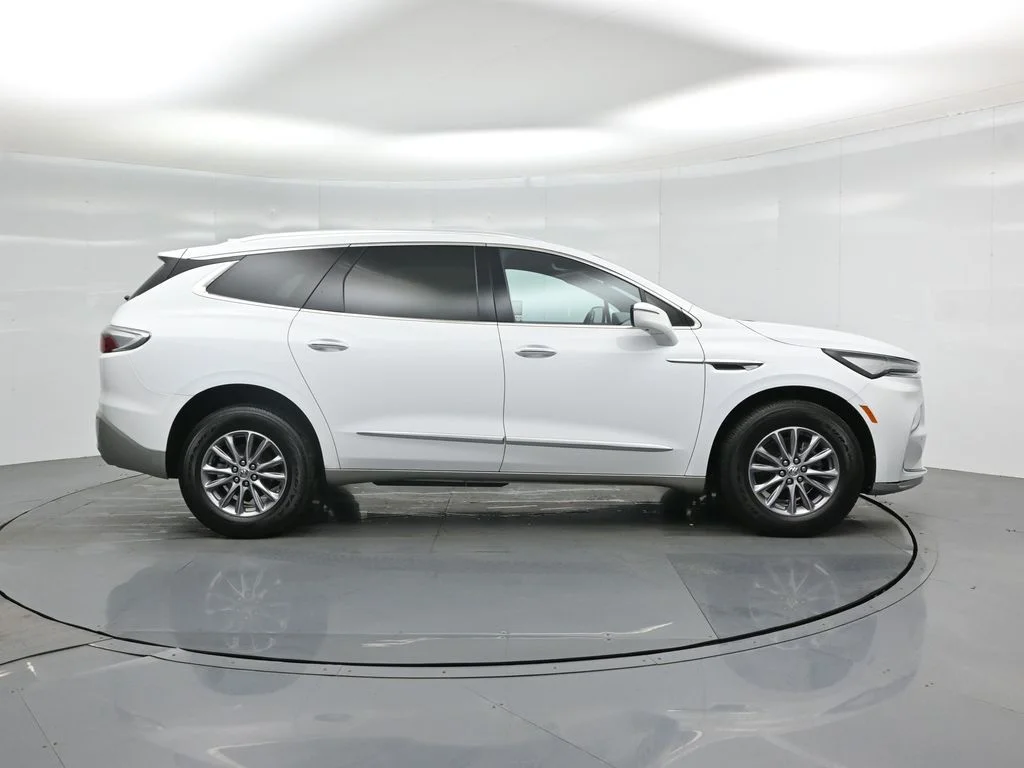 Used 2024 White Buick Premium Group image 30