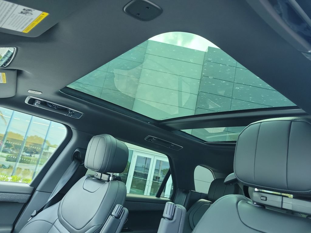 New 2026 Carpathian Grey Land Rover Dynamic SE image 28