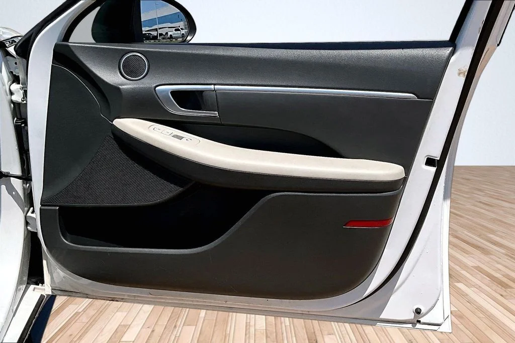 Used 2022 Gray Hyundai SEL image 16