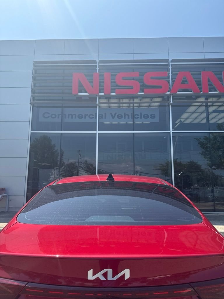 Used 2023 Red Kia LXS image 16