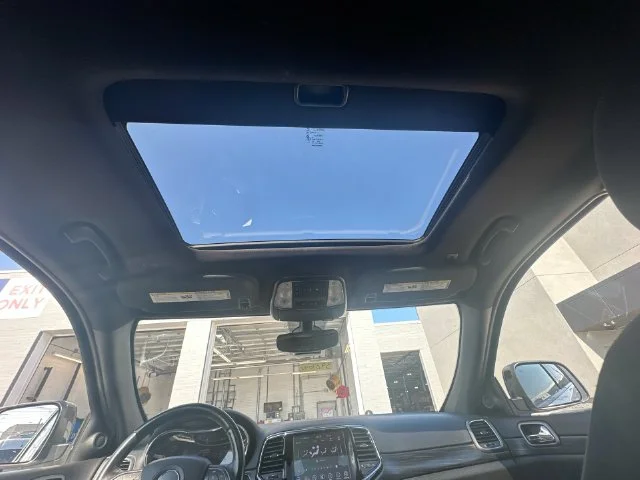 Used 2020 White Jeep Laredo image 25